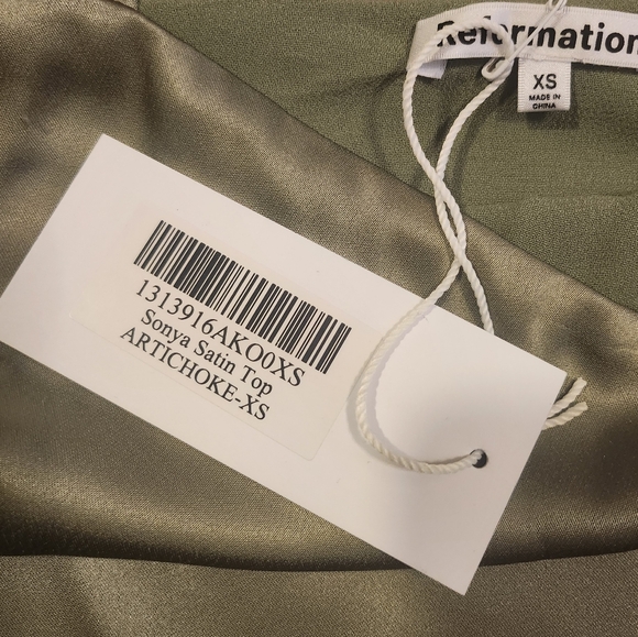 NWT Reformation Sonya Satin Top - Picture 4 of 5